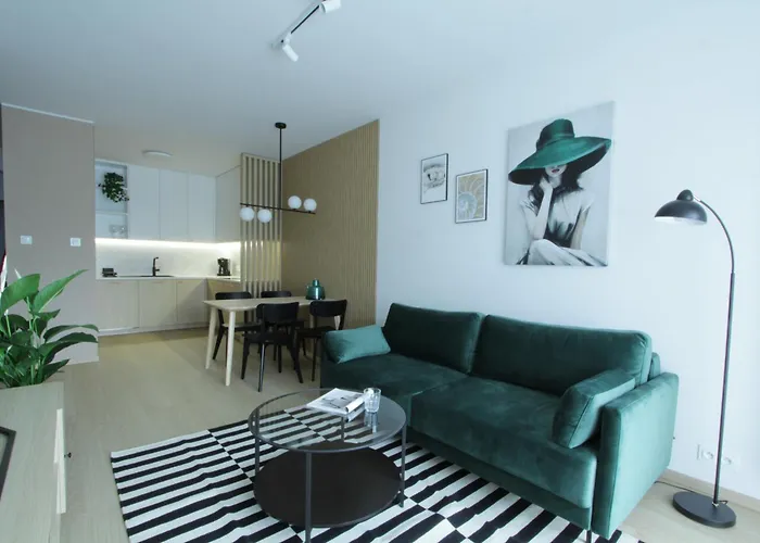 Green Apartment Strict Center